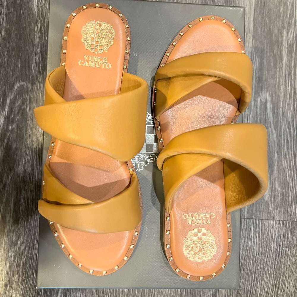 VINCE CAMUTO PALENNIE SLIDE